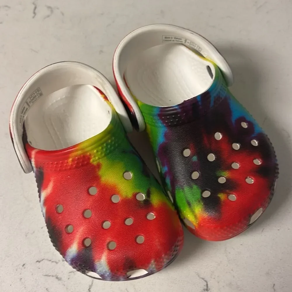 Crocs Littles Tie Dye Clogs Size 5 Classic Clog - Colorful